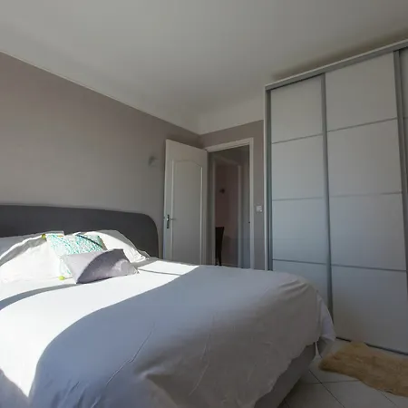 Palais View Apartment