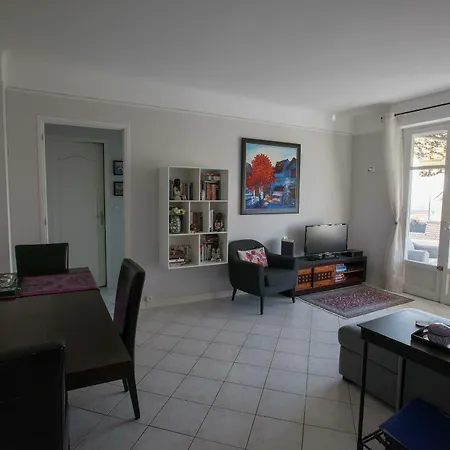 Stunning Views From Lovely One Bedroom In Only A Short Walk From The Palais 479 Апартаменты *